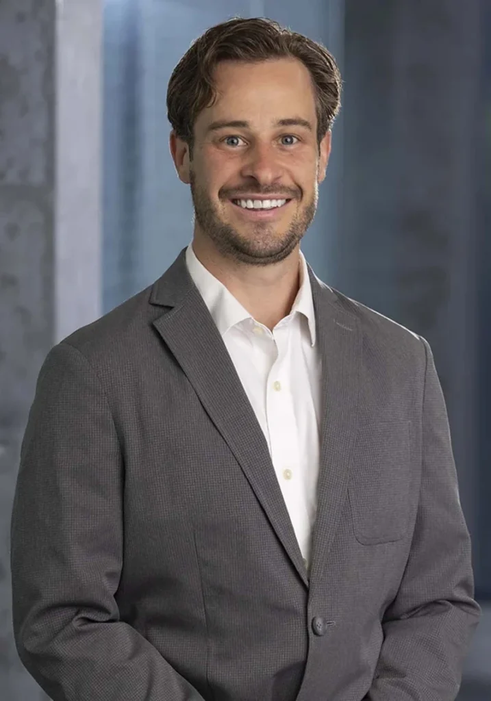 Dr. Shawn Custer at Keith & Associates Dental Implant Center in Mission, KS.